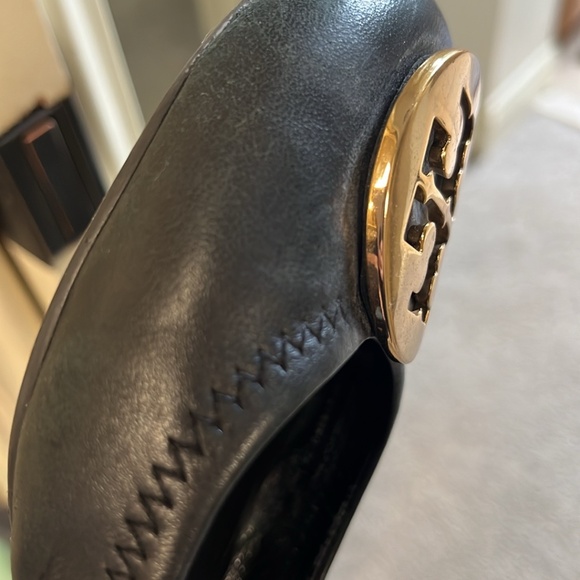 Tory Birch Black Flats - Picture 4 of 5